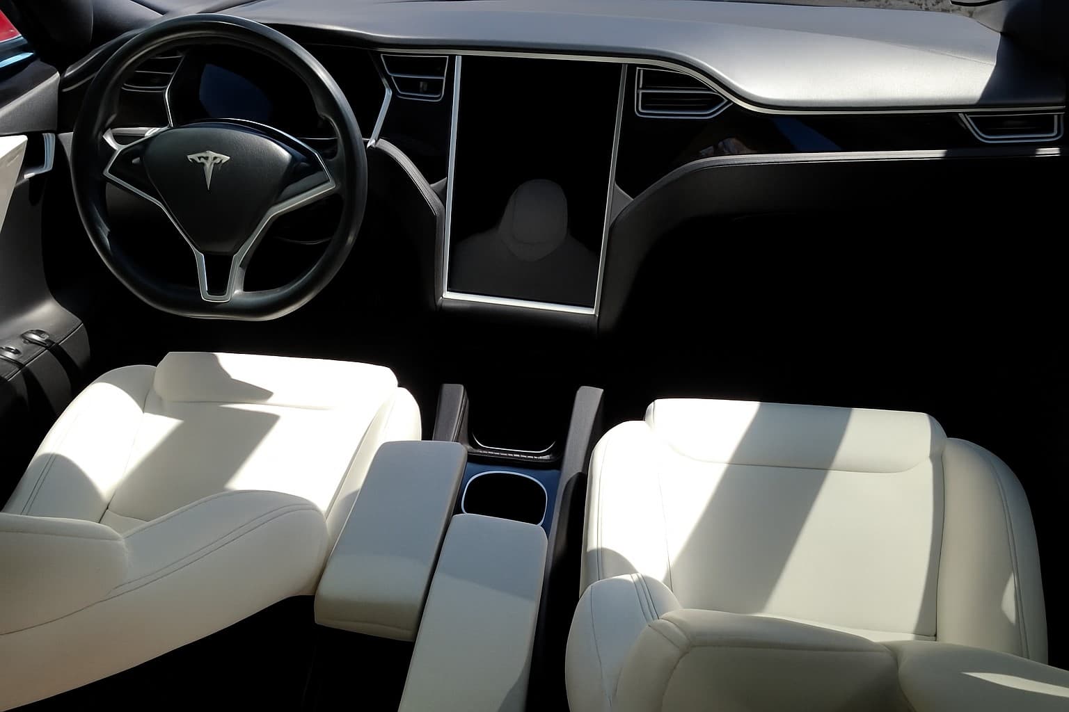 Tesla Model S 75 kWh Dual Motor AWD 2